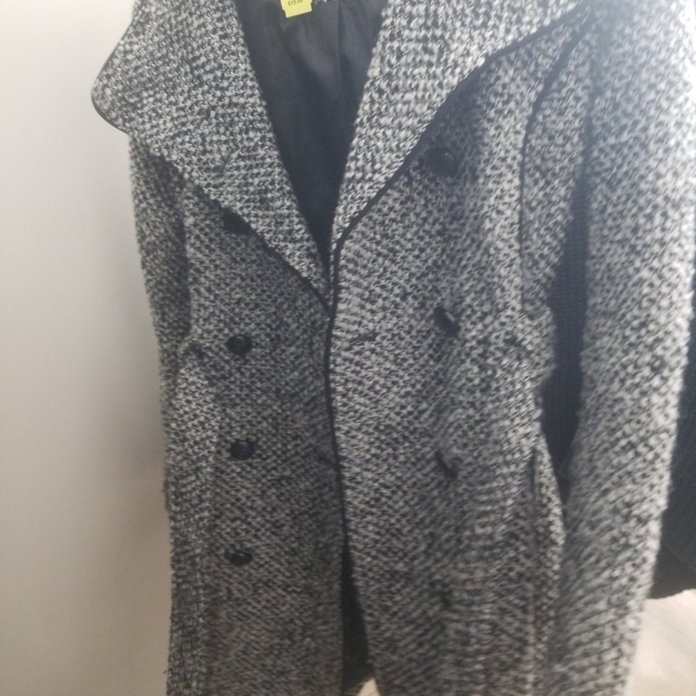 Stylish GUESS Black and White Houndstooth Coat
